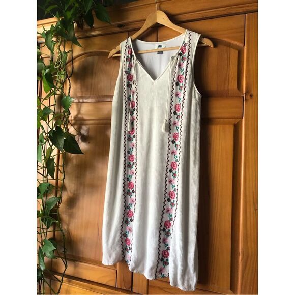 Old Navy Dresses & Skirts - old navy dress cream embroidery V-neck tassel tie Beach SZ MTall
